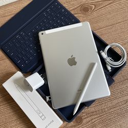 iPad 7th Generation  32GB WiFi + Cellular (Unlocked) with keyboard, pen & Accessories