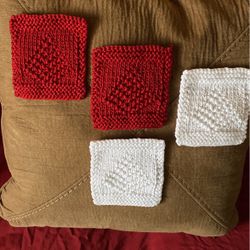 Knitted Christmas Coaster Set