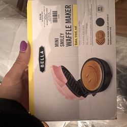 Mini Smiley Waffle Maker