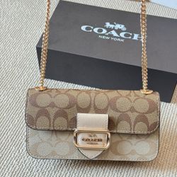 Coach Morgan series has a new color scheme~