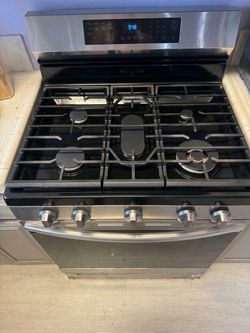 Samsung smart gas range WiFi.
