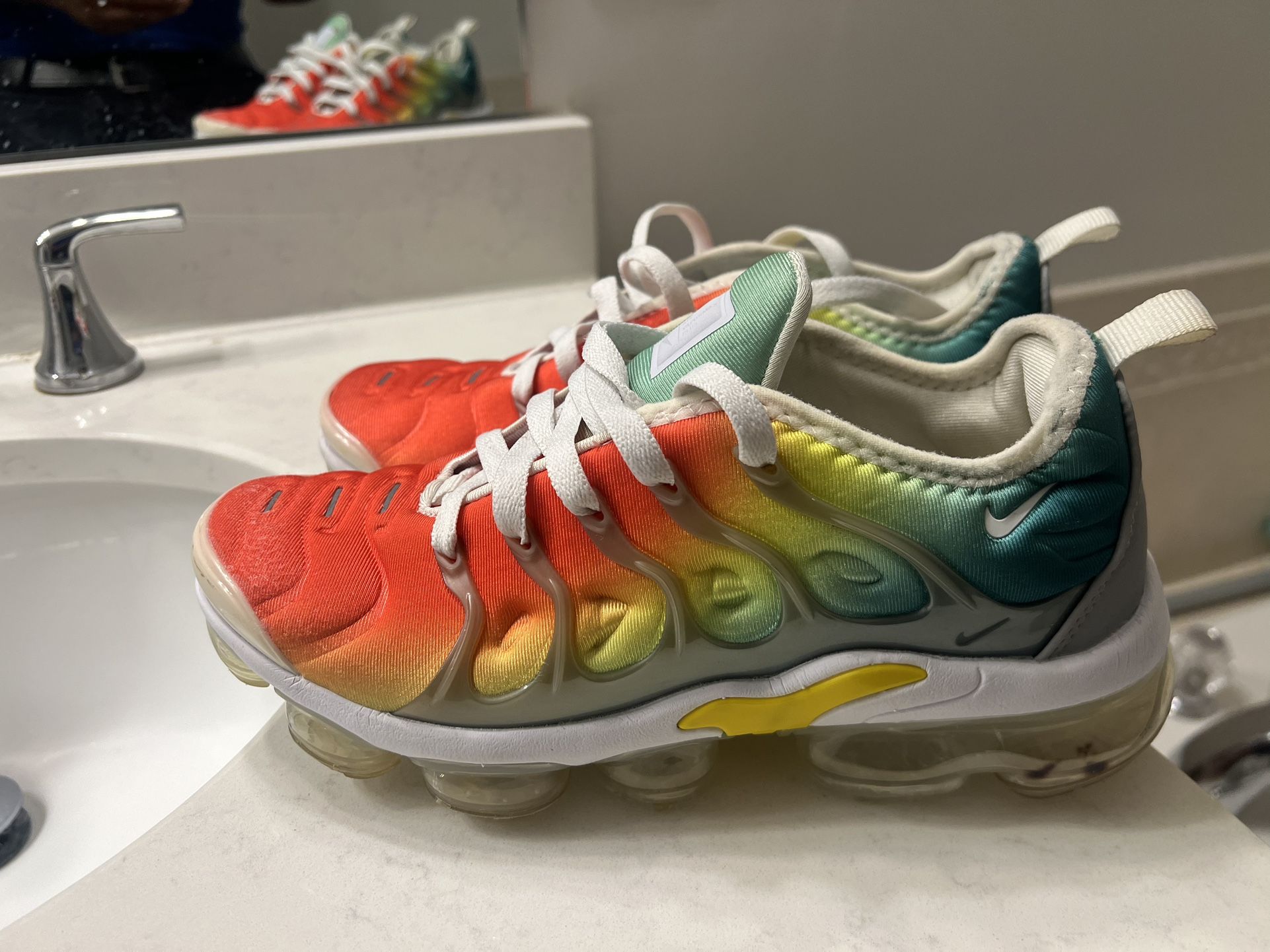 Nike Vapor Max ( Size 8 )