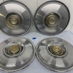 4 1968 14” Gold Crown Newport/New Yorker Hubcaps