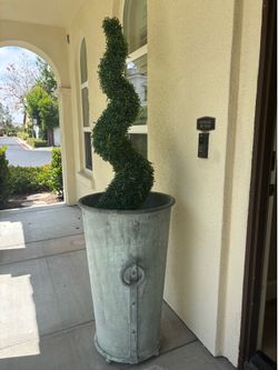 Restoration Hardware must go!