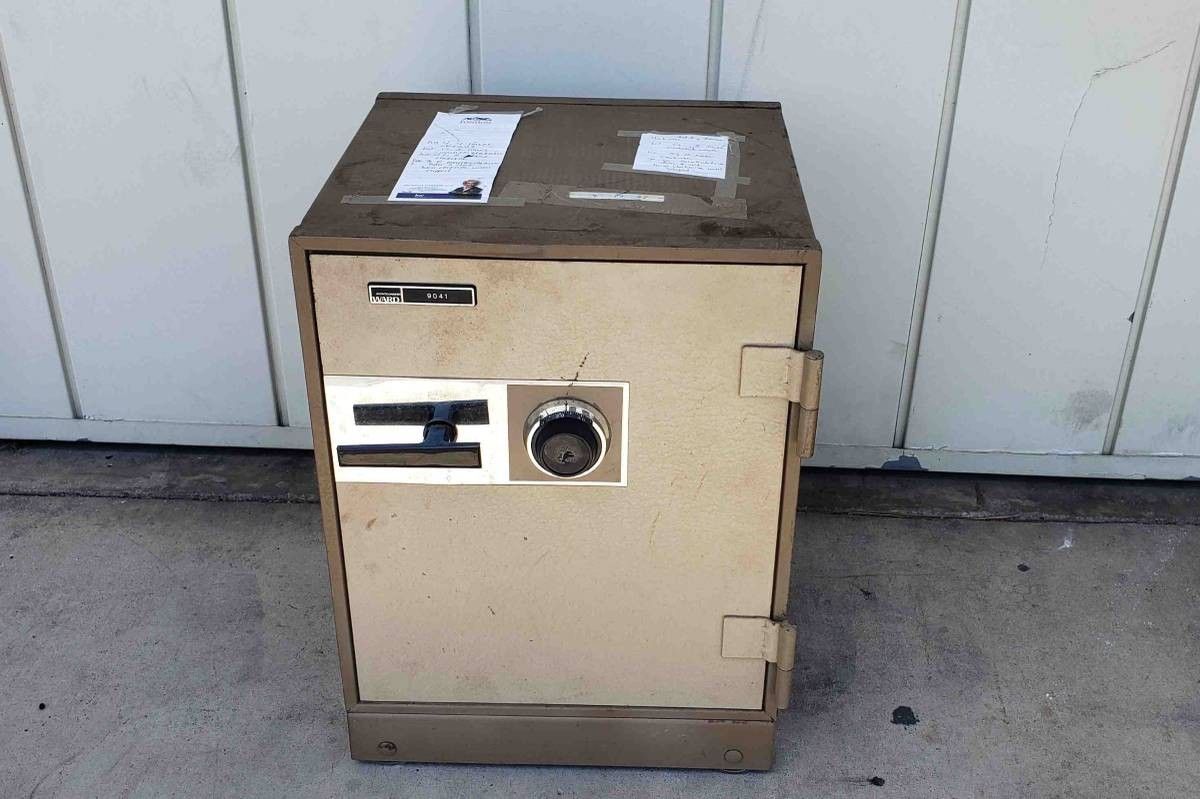 Vintage Montgomery Ward 9041 series Combination Safe
