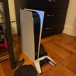 PS5 1TB Digital – 4 Games – Excellent Condition