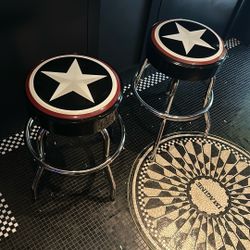 Road runner star stools