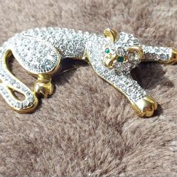 Rhinestone Big Cat Brooch, Good Condition $ 75.00 Size 4;5 Invh
