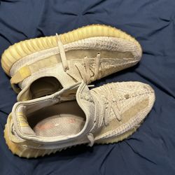 Lightly Used Yeezy Boost Size 10