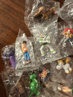 Huge lot of 33 DISNEY TOY STORY 4 MINIS SERIES 1 FIGURES MATTEL BLIND BAG, factory sealed. 