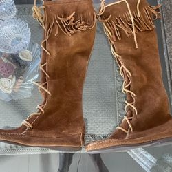 Moccasin Boots Size 6 $50 Obo