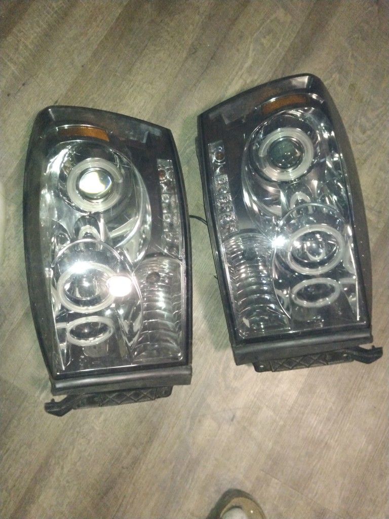 06-08 Dodge Headlights