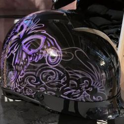 Women’s Harley Davidson Helmet - Like New!