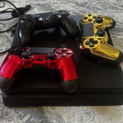 PS4 With 3 Controllers 
