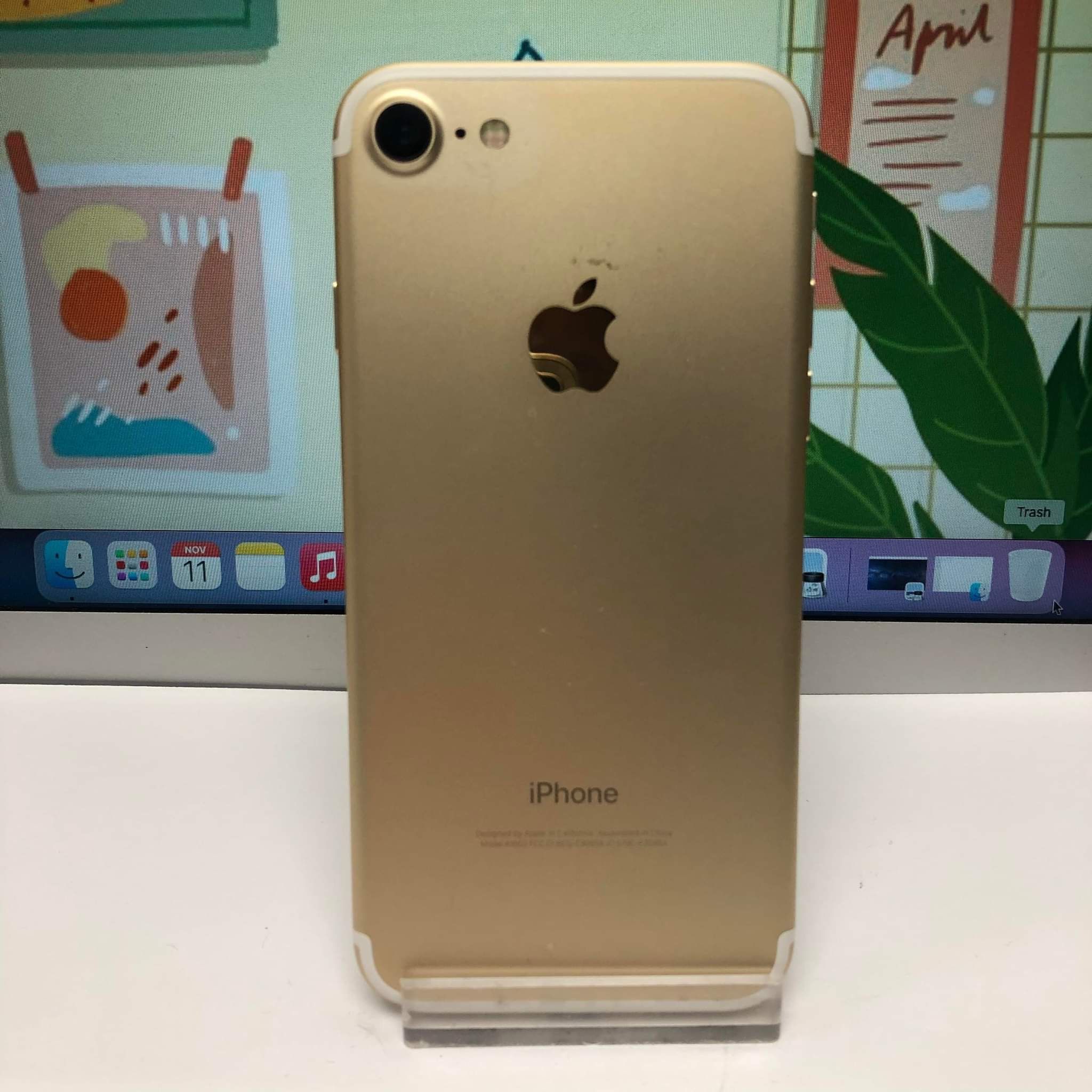 Iphone 7 32 gb unlocked With Store Warranty And Receipt