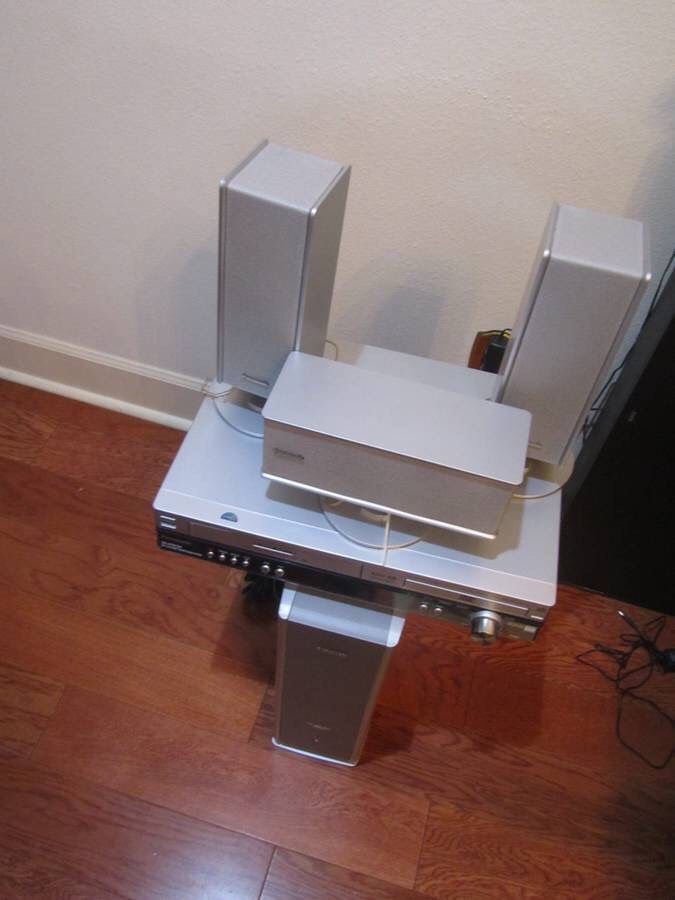 PANASONIC SA-HT810V VHS/DVD HOME THEATER SOUND SYSTEM Works Excellent