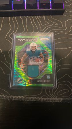 Jaylen Wright green memorabilia card rookie
