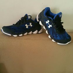 Boy's Size: 6Y Under Armour Sneaker, brand new