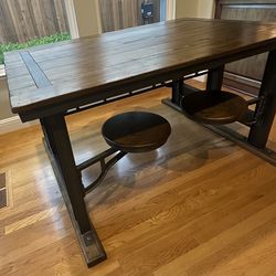 Wooden Table w/swivel chairs