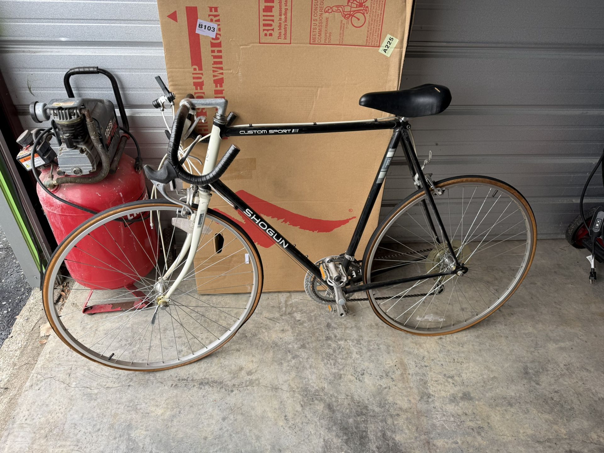 Vintage Shogun Custom Sports Bike