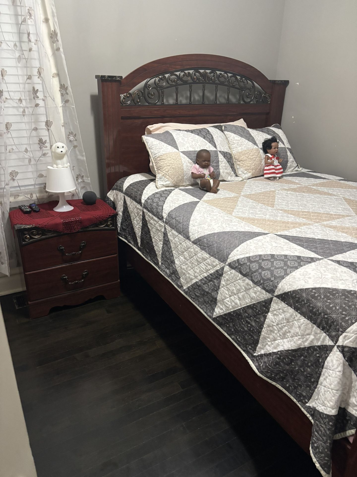 Queen Bed Set