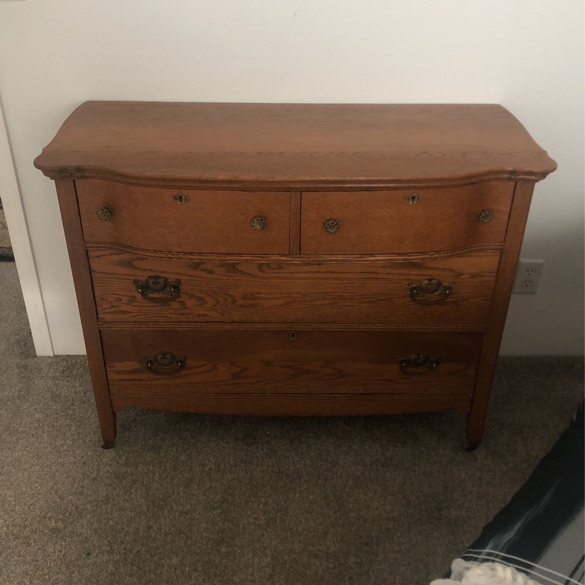 Antique Dresser in Great Condition