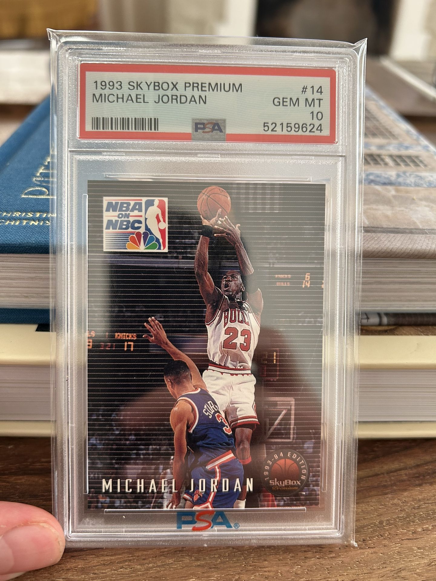 Michael Jordan 1993 NBA Skybox Premium #14 PSA 10
