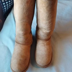 Women Boots Size 6