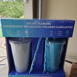 New Color Changing Tumbler Cups W 4 Straws. New