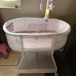 Delta Children Baby Bassinet