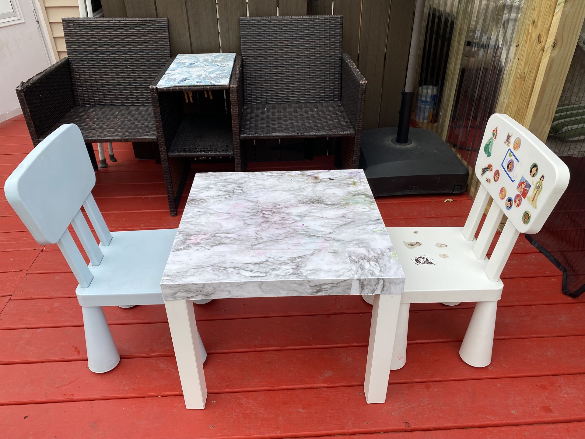 Kids Table And Chairs 