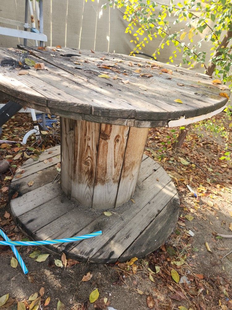 wooden wire spool Free