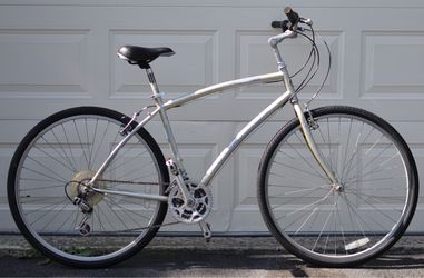 Mongoose Crossway 250 Hybrid City / Commuter Bike – Brand New Tires!