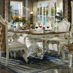 Picardy Dining Set

