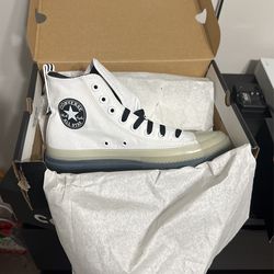 Converse BRAND NEW