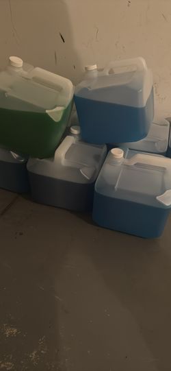 2.5 Gallons Laundry Detergent For Sale 