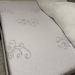 Queen Sleep Science memory foam mattress 