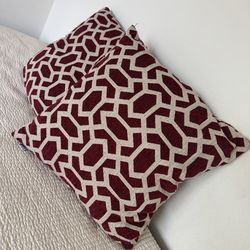 2 Throw Pillows