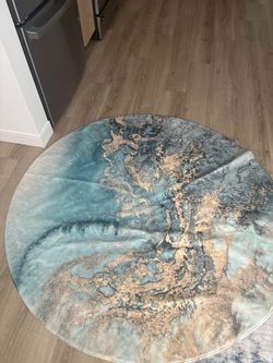 ROUND RUG