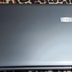 Acer Aspire E1-771-6458 Laptop 💻 