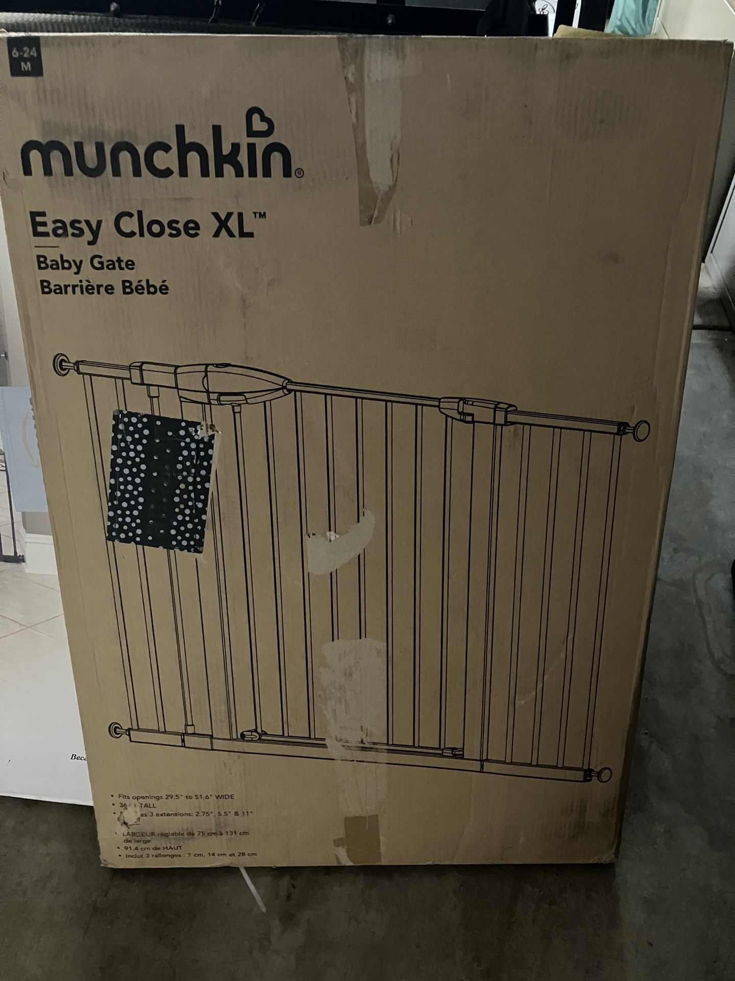 Brand New In Box Munchkin Easy Close Gate