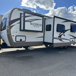  Travel Trailer Rockwood Ultralight 2017