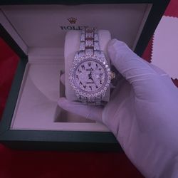 Custom Rolex ( Lab diamonds) 
