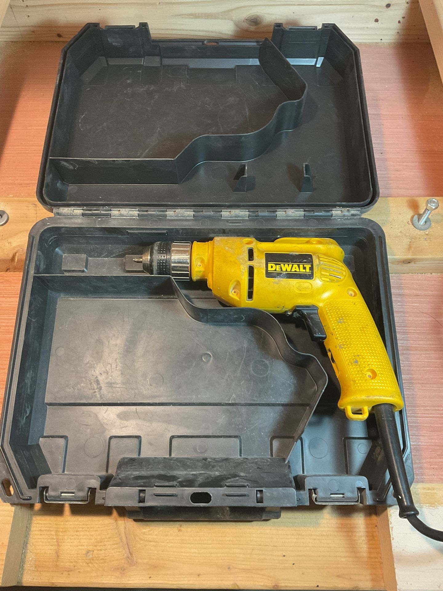 Dewalt 3/8” variable speed drill, corded (Model DW100)