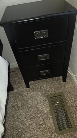 Black 3-Drawer Nightstand