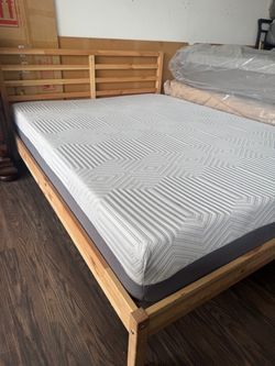 Queen Bed / cama matrimonial