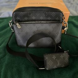 Louis Vuitton Trio Messenger bag