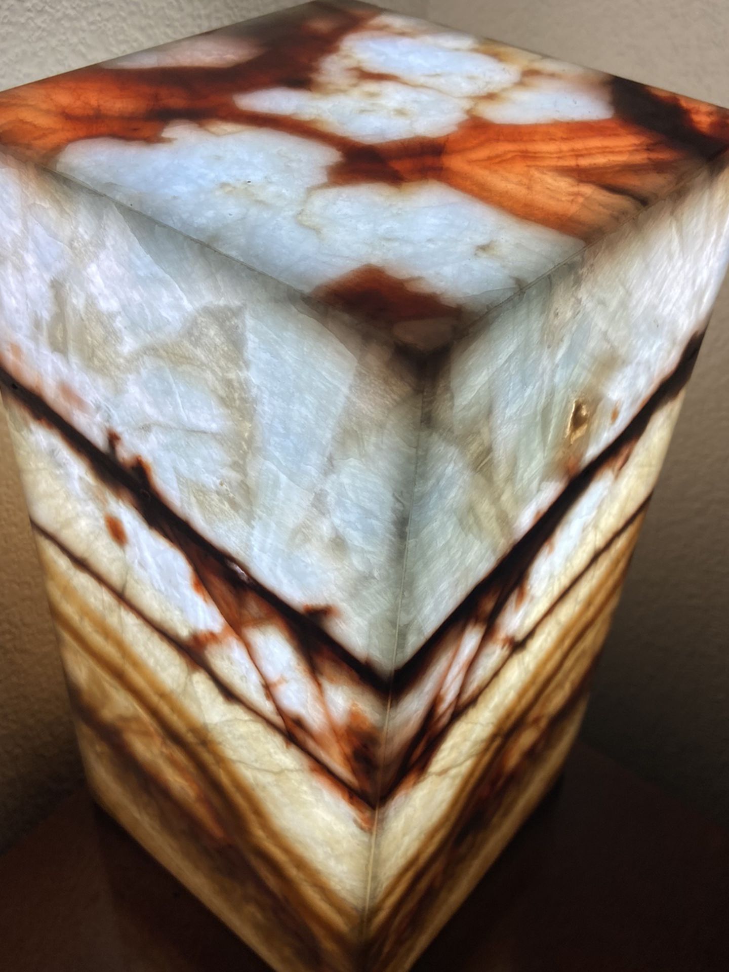 Onyx Crystal Lamp