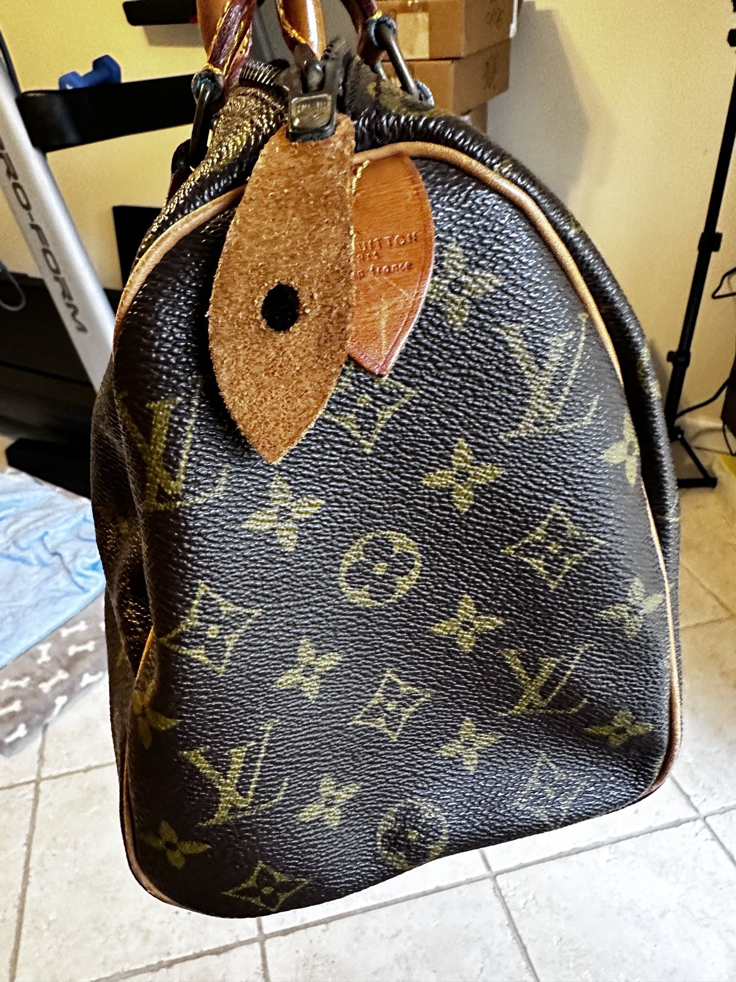 Louis Vuitton Vintage Speedy 40 With Matching Wallet for Sale in Pembroke  Pines, FL - OfferUp