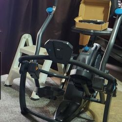 Teeter Recumbent Cross Trainer